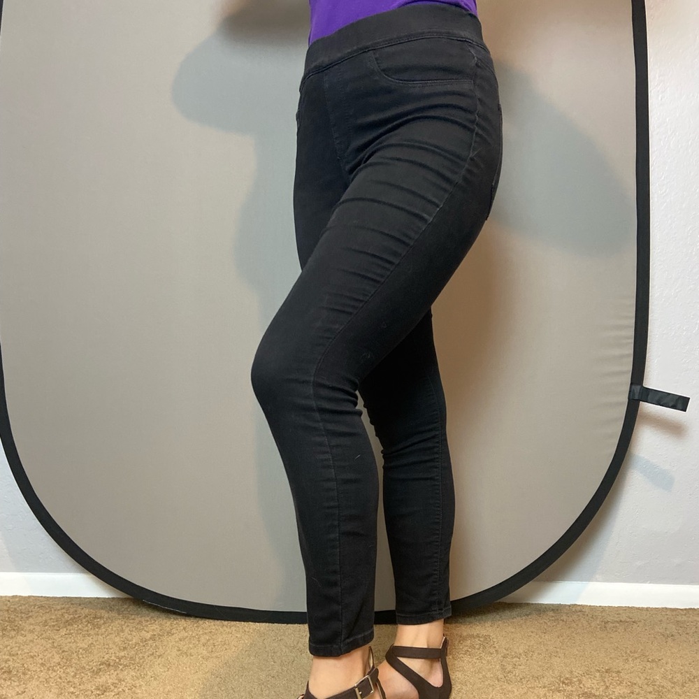 Nine West Pull On Skinny Jeans.